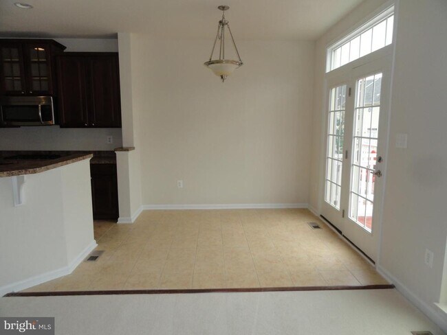 Building Photo - 2711 Lucas Run Way