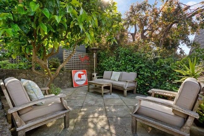 Building Photo - Sun-Filled Furnished Sausalito Home with Sweeping Bay Views