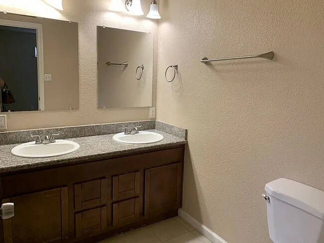 Building Photo - 4117 Dexter Cir