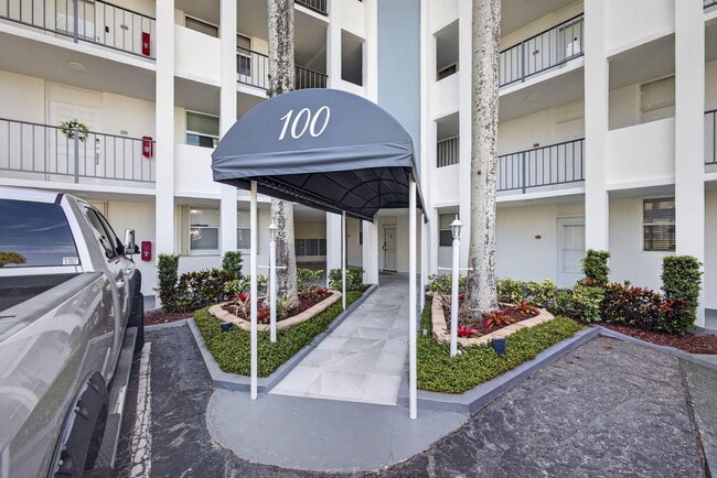 Building Photo - 100 Paradise Harbour Blvd