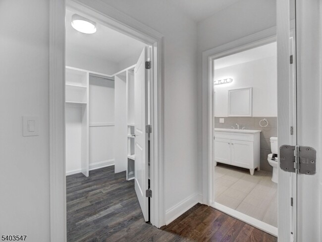 Building Photo - 90 Clinton Ave