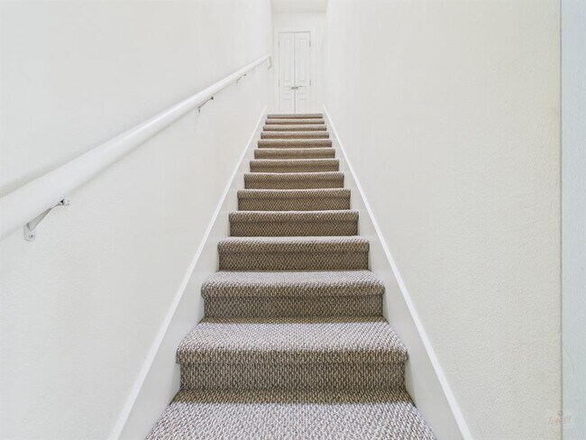 Building Photo - 711 W 32nd St