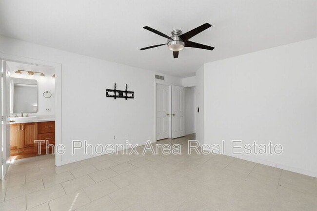 Building Photo - 507 W Nopal Ave