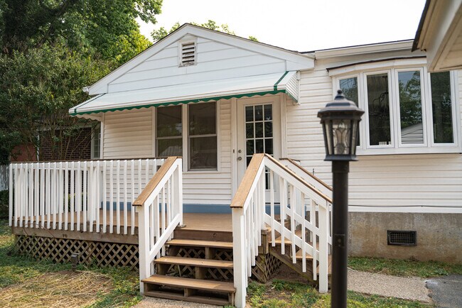 Building Photo - 218 Bramton Rd