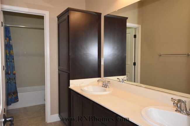 Building Photo - 1416 Bicker Cir