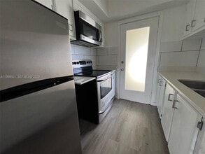 Building Photo - 1350 E Sample Rd