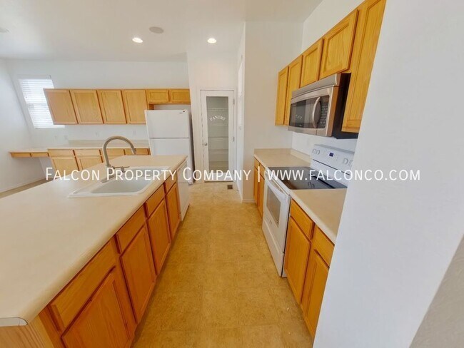 Building Photo - 6627 Silverwind Cir