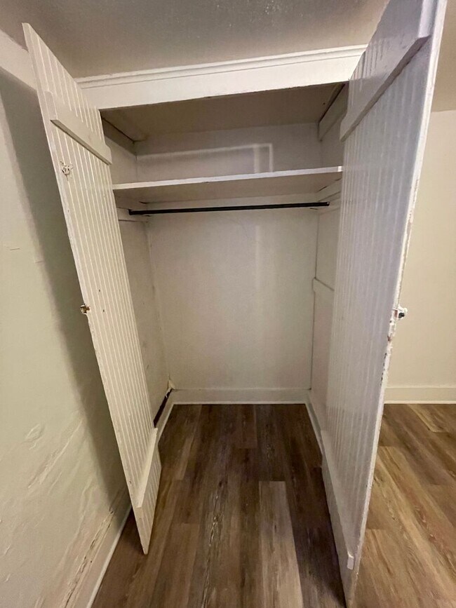 Building Photo - MM1938