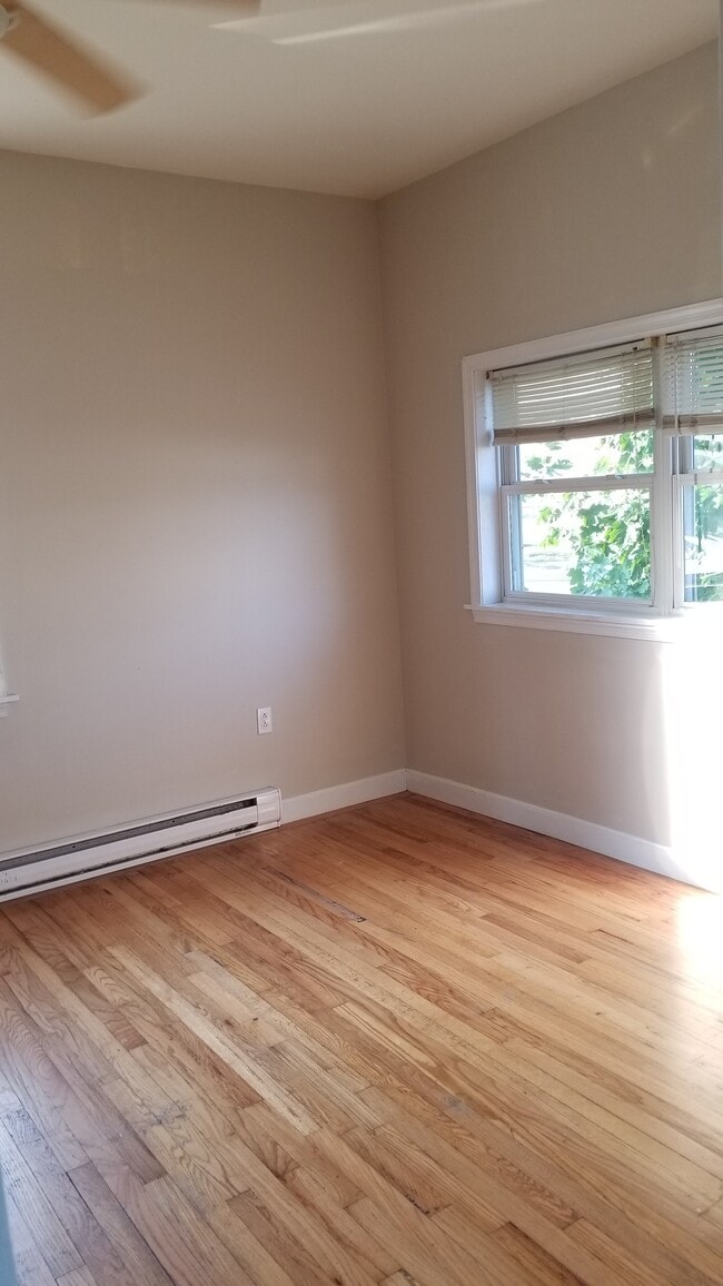 Building Photo - 11 Mill St