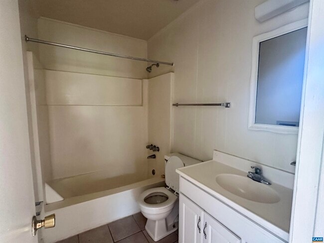 Building Photo - 2517 Eastham Hill