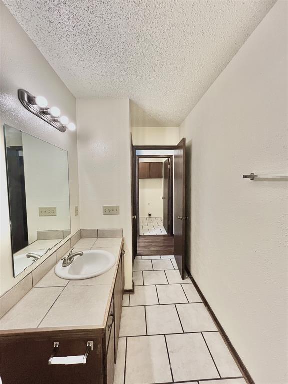 Building Photo - 309 Falcon Ct