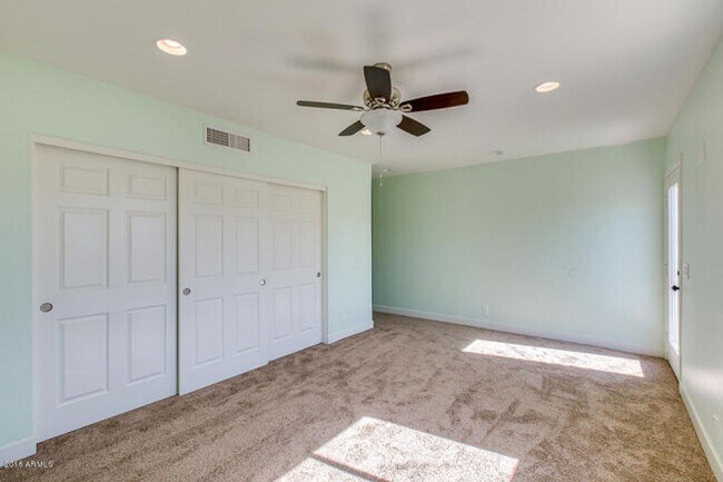 Building Photo - SFH 4-2