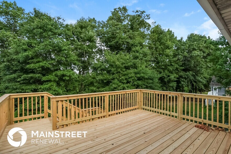 Building Photo - 382 Pleasant Way