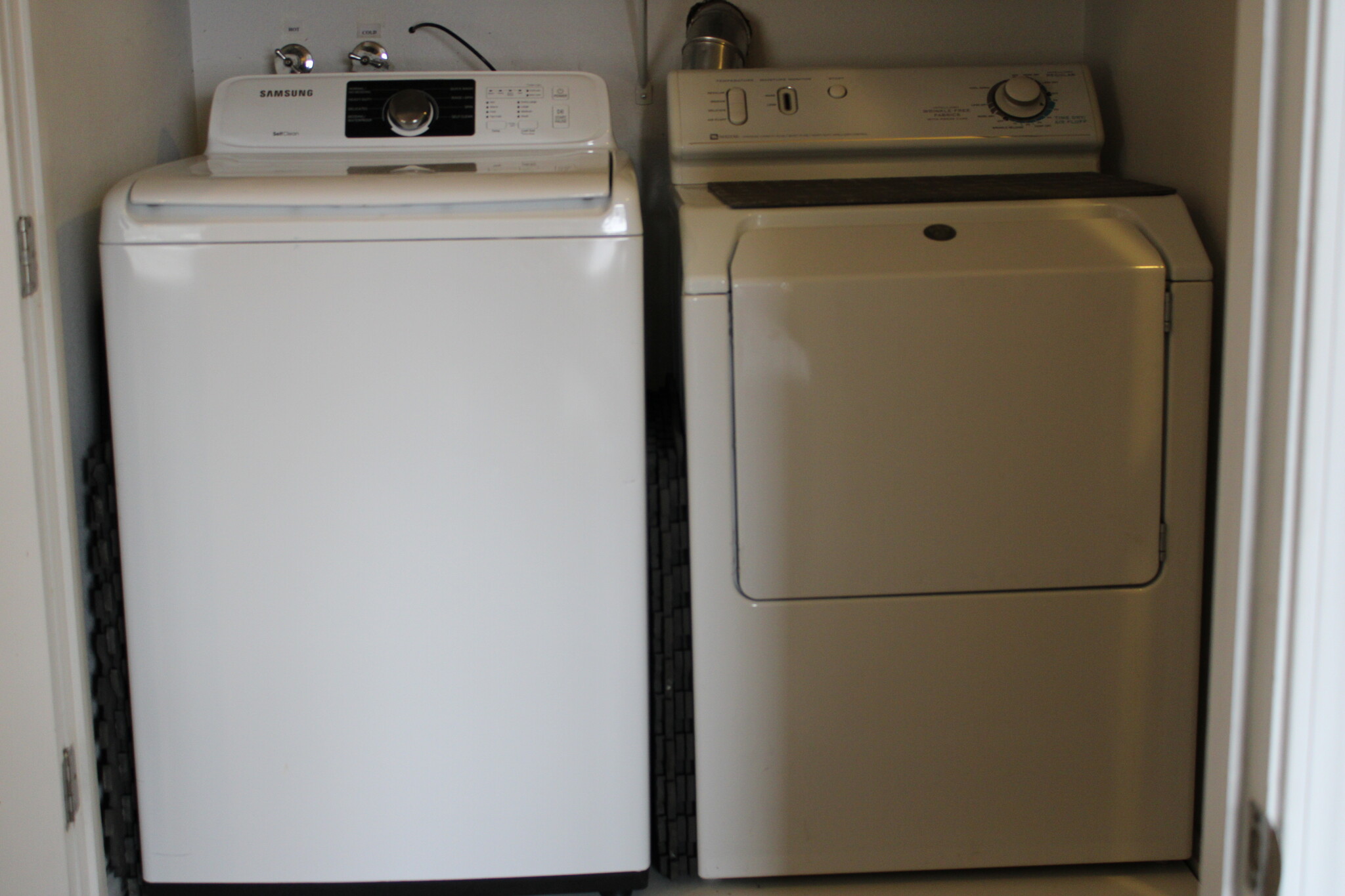 Washer and Dryer - 325 W 700 N