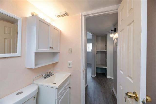 Building Photo - 2408 Meyers St