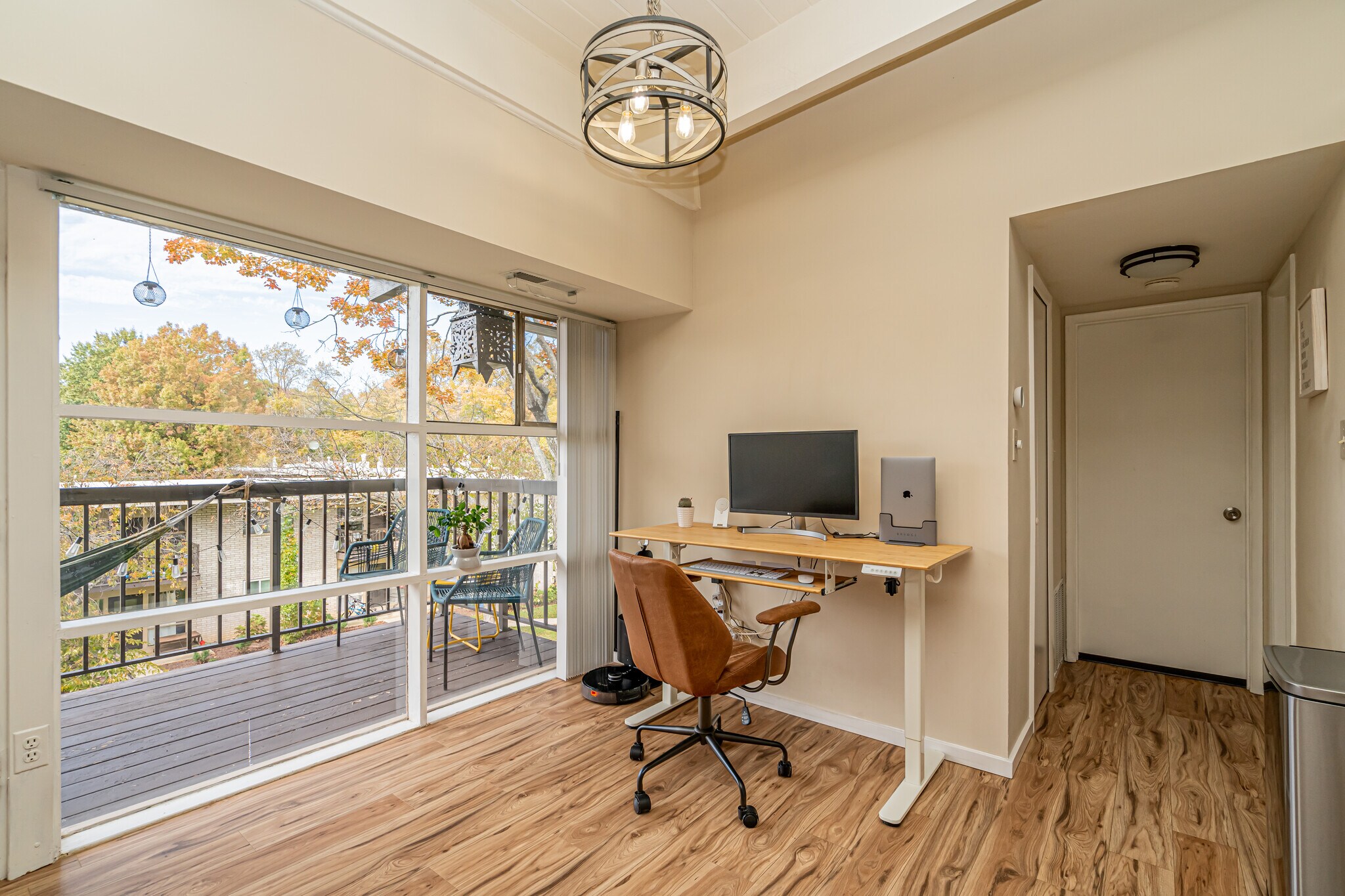 Building Photo - 4965 Americana Dr