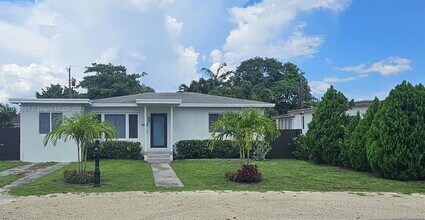 Building Photo - 425 NE 109th St