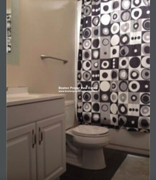 Building Photo - 45 Hemenway St