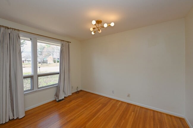 Building Photo - **WELL-LOVED AND WELL-MAINTAINED ONE-LEVEL CRIEVE HALL AREA HOME READY FOR YOU TO CALL HOME**