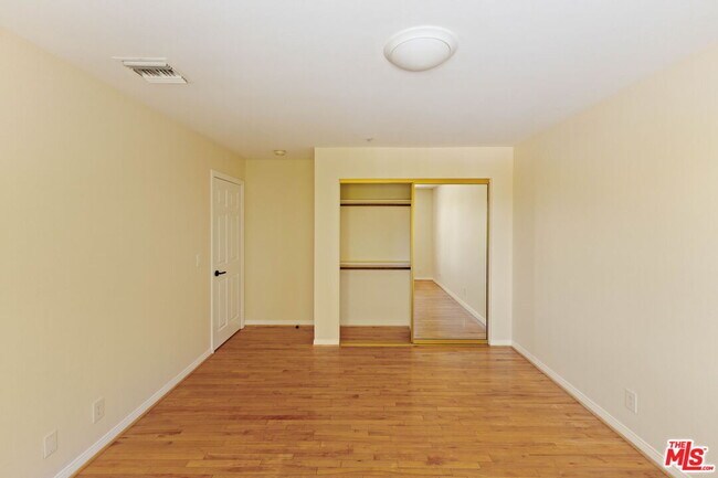 Building Photo - 5237 San Feliciano Dr