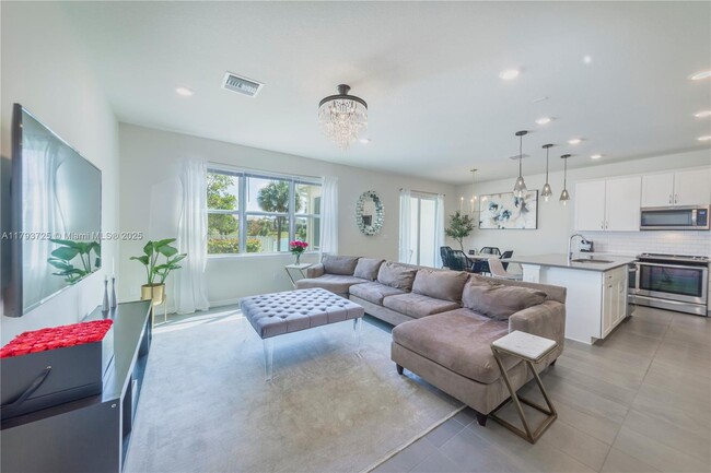Building Photo - 5077 Eucalyptus Dr