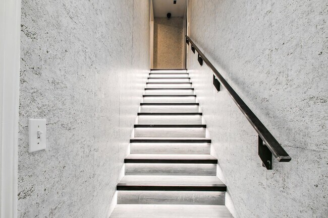 Building Photo - 4105 N Adams St