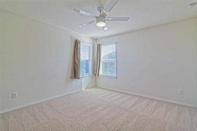 Building Photo - 413 Sheepshank Dr
