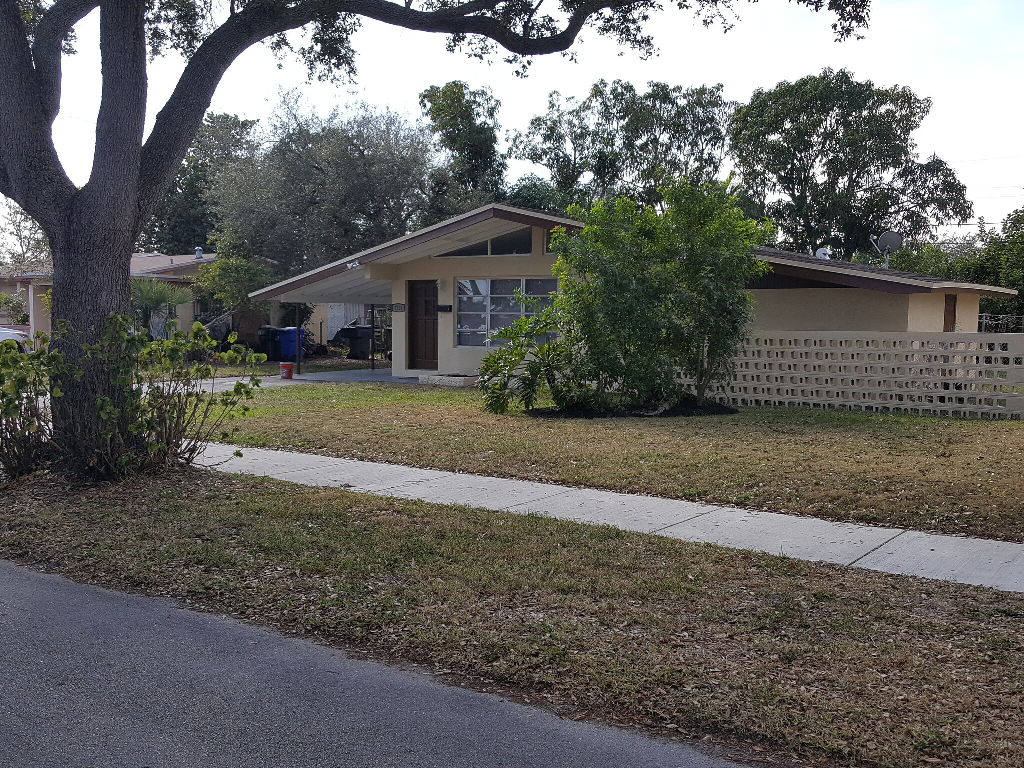 Building Photo - 1721 NW 27th Terrace
