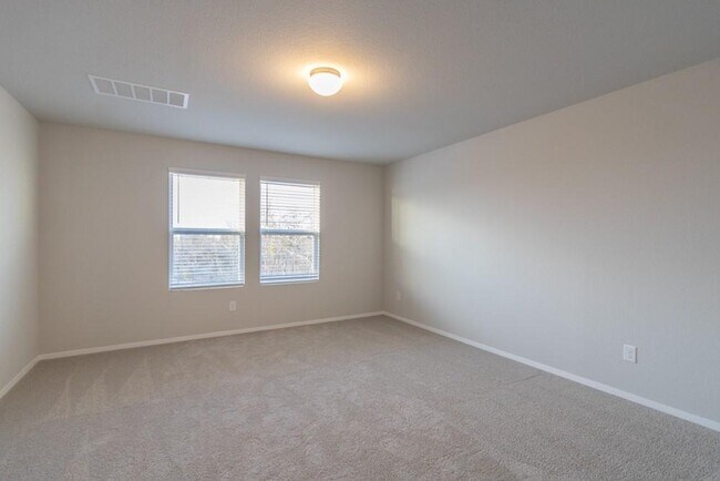 Building Photo - 213 Riverhill Cv