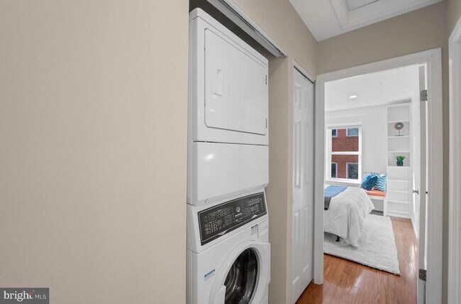 Building Photo - 1325 13th St NW