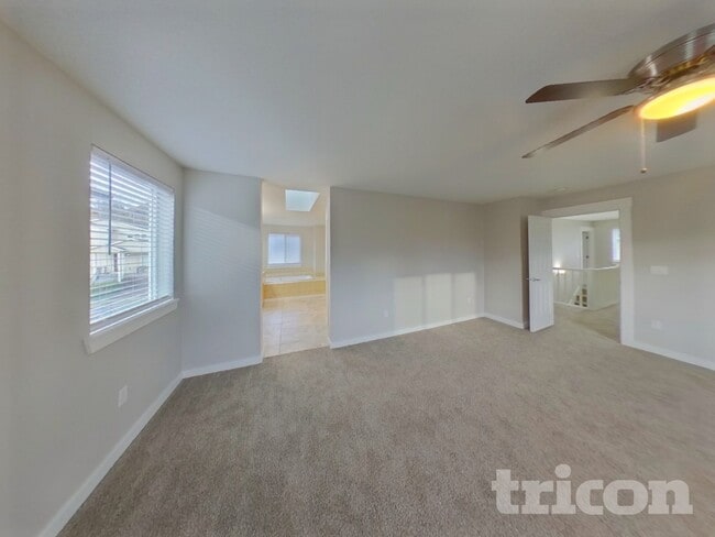 Building Photo - 2525 W 10th St