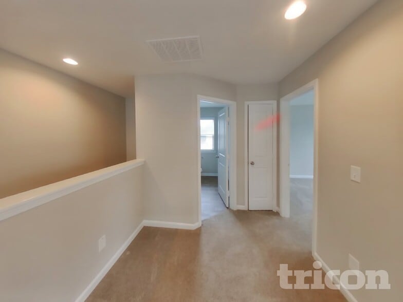 Building Photo - 2300 Shady Dr