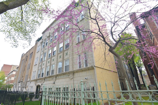 Primary Photo - 6250 N Winthrop Ave