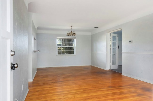 Building Photo - 2901 Leslee Lake Dr N