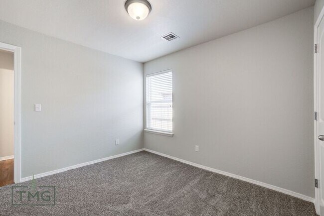 Building Photo - Open House 8/1/24 4pm-5pm! Great 3/2/2 in Owasso’s Lake Valley!