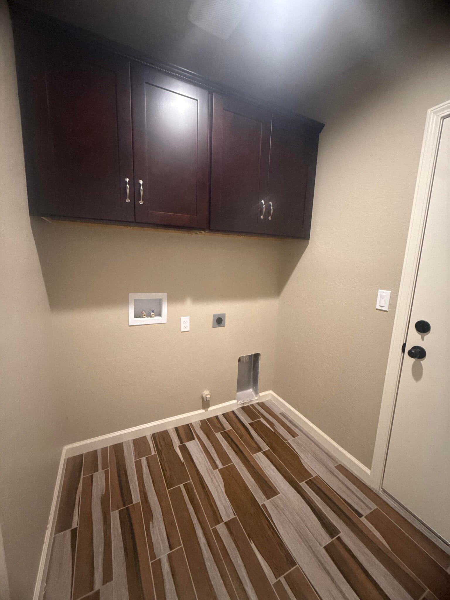 Laundry - 16831 Hill Dr