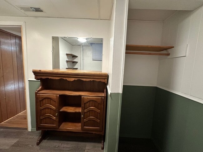 Building Photo - Spacious brick house in Lynchburg!