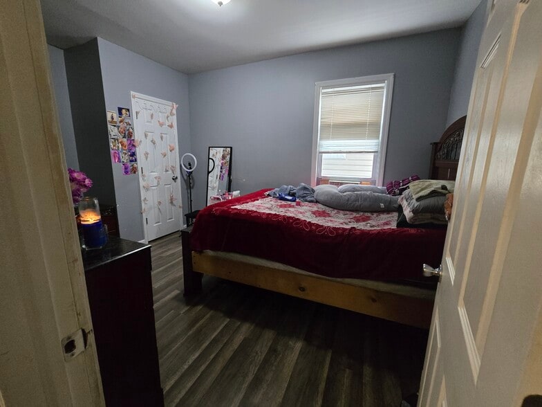 Bedroom #2 - 90 Wakeman Ave