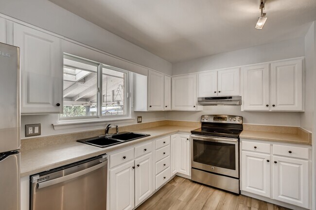 Building Photo - 4641 W Tufts Ave