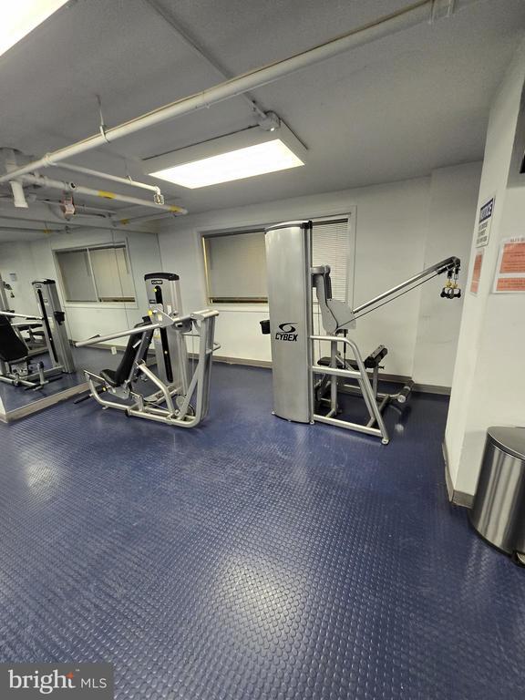 Building Photo - 2101 Chestnut St