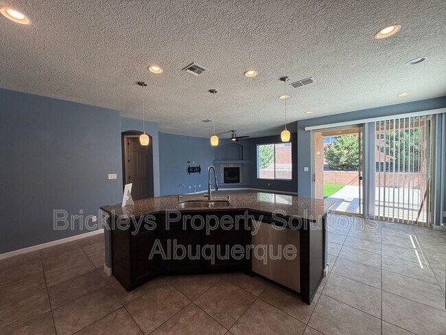 Building Photo - 2861 Walsh Loop SE