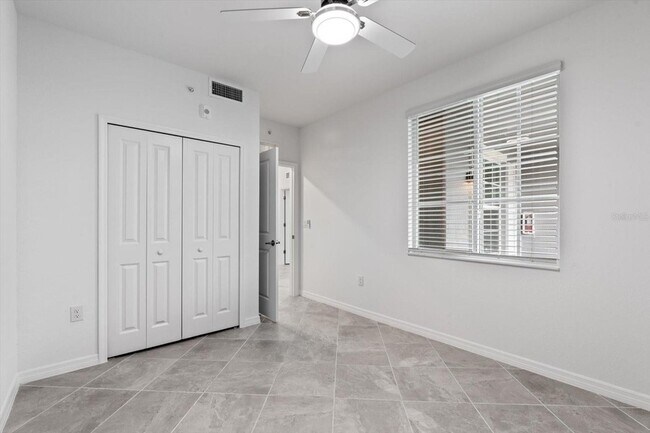 Building Photo - 12440 Wellen Golf St