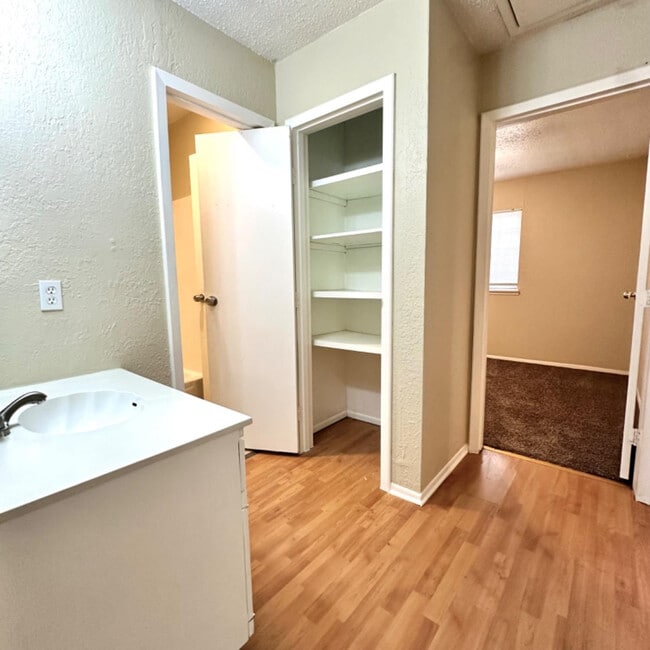 Building Photo - 9107 Boston Ave