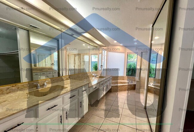 Building Photo - AVAILABLE NOW!!! Stunning 4-Bed, 3-Bath Ho...