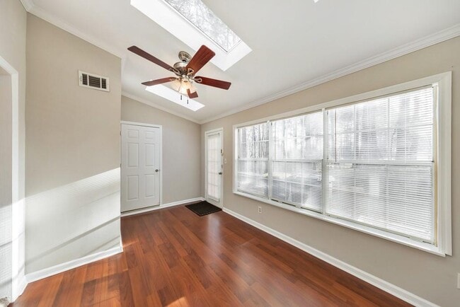 Building Photo - 2045 Fairways Ct