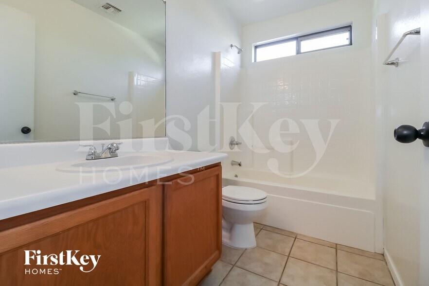 Building Photo - 15953 W Monroe St