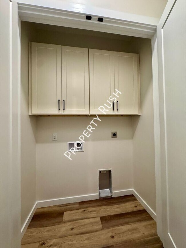 Building Photo - 1857 Zeta Way