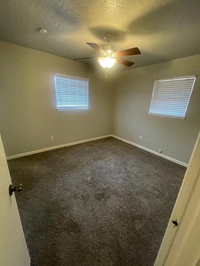 Building Photo - NORMAN HOME AVAILABLE FOR LEASE