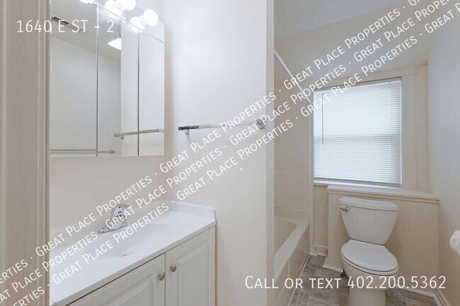 Building Photo - 1640 E ST-2