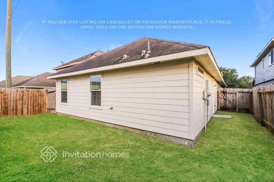 Building Photo - 18802 Dennington Dr